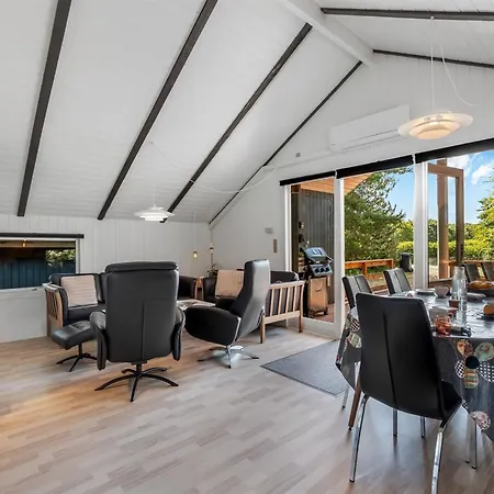 Yarla - 500m To The Fjord By Interhome *